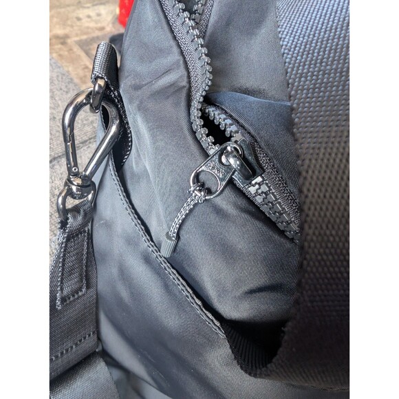 Lululemon Define Duffle Travel Bag in Black  Carry On Gym Weekend Luggage - Picture 4 of 16